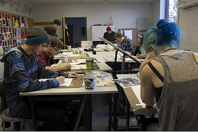 Students work in drawing studio